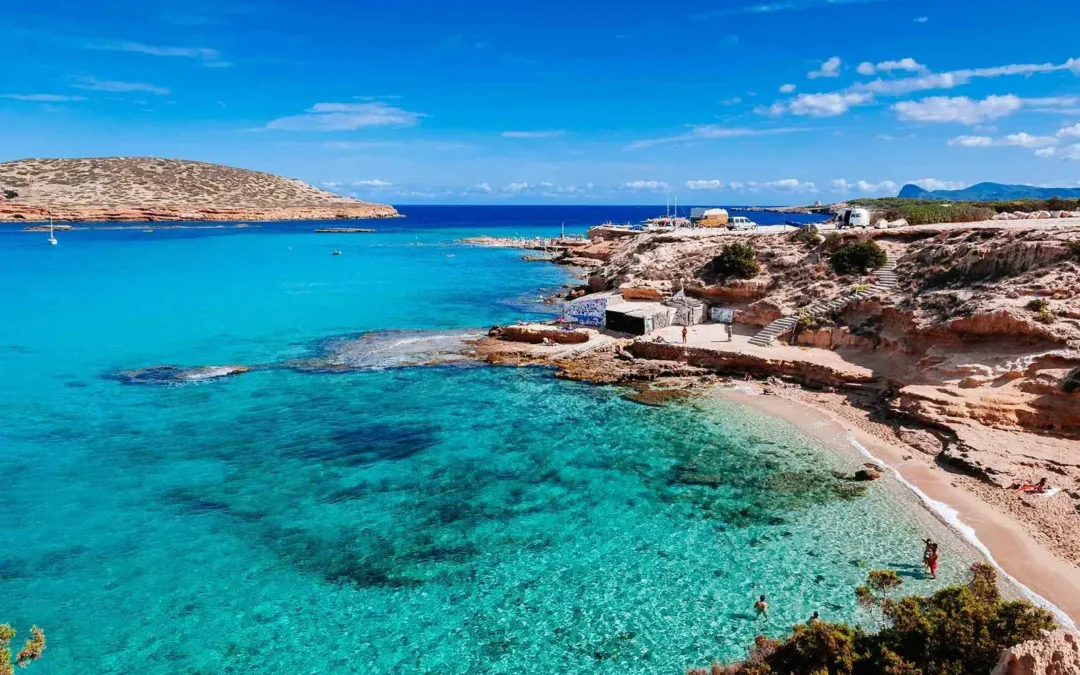 Boat trips in Ibiza: discover the beauty of the Mediterranean Sea