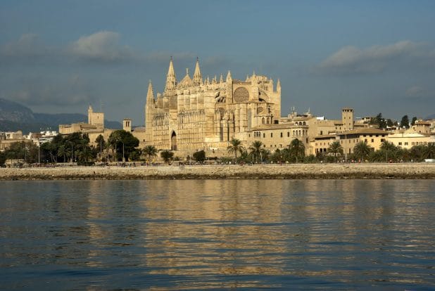 Exklusive Segeltour in Palma mit Audioguide und mallorquinischen Köstlichkeiten – Bild 6